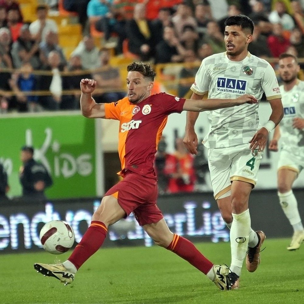 Ara transfer dönemi transferleri | Festy Ebosele, Başakşehir'de: Süper Lig 2024-2025 sezonu devre arasında atılan tüm imzalar - 9