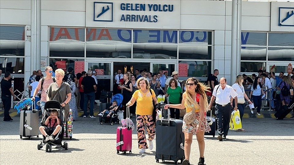 Antalya turizmi yükselişini sürdürüyor: 11 ayda 16 milyon 606 bin turist ziyaret etti - 1