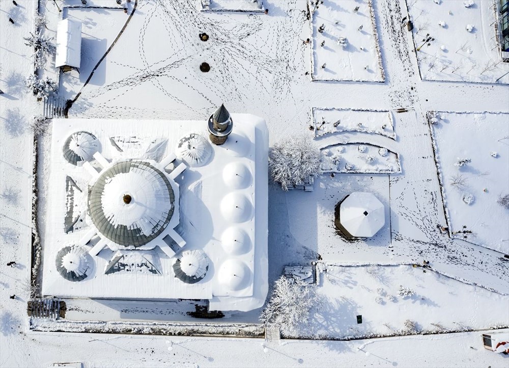 Doğu'nun "kış cenneti" Erzurum gündüz bembeyaz, gece ise ışıl ışıl - 22