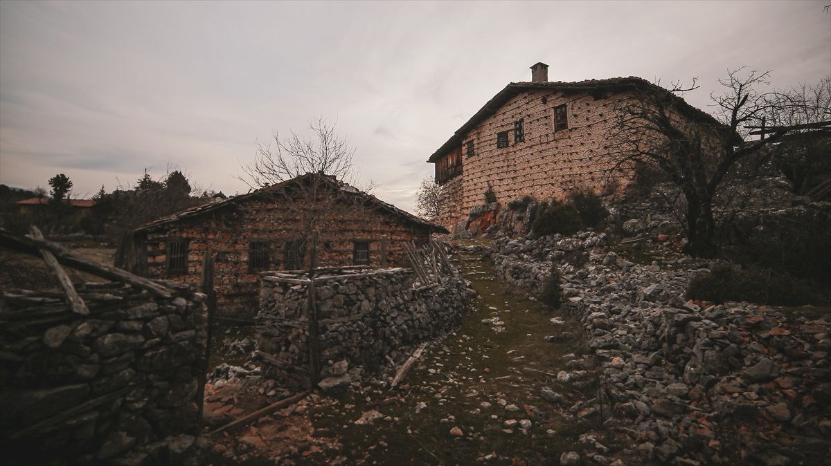 Yıllara meydan okuyan tarihi �düğmeli evler� turizme kazandırılıyor