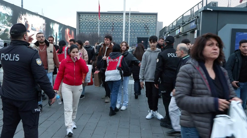 Taksim'de yeni yıla saatler kala hareketlilik başladı - 4