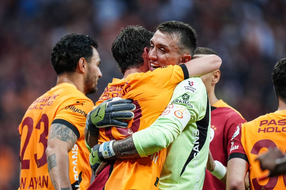 Muslera ve Mertens omuzlarda veda etti, Galatasaray kazandı! - 3