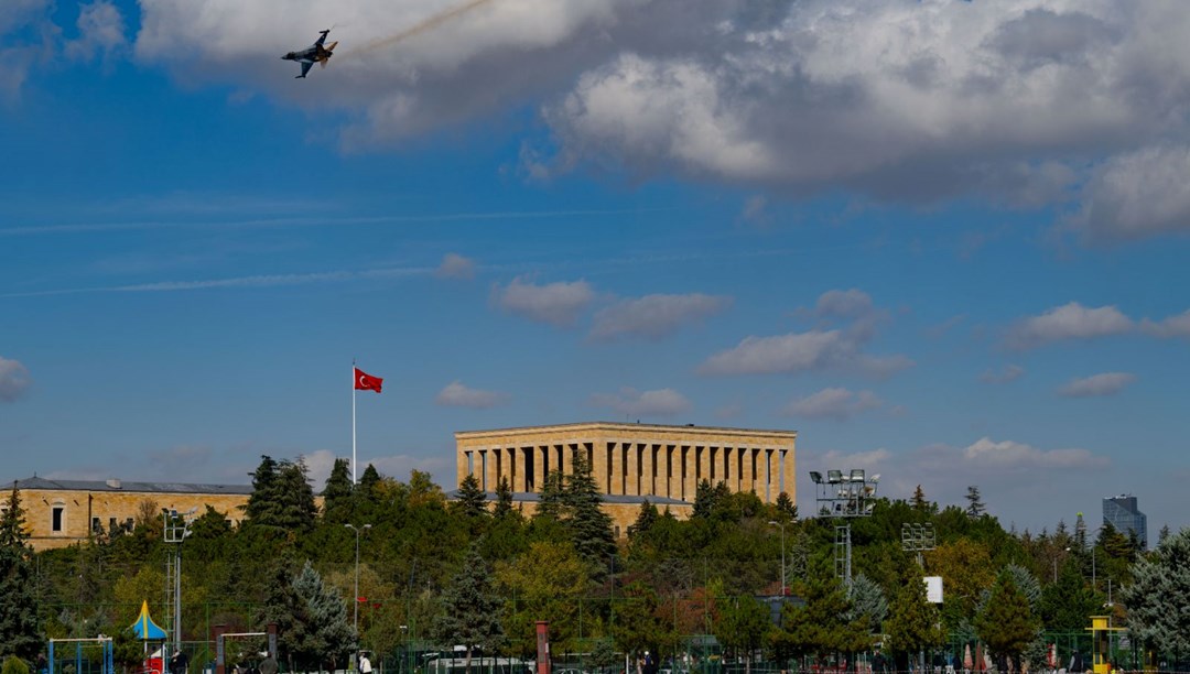 25 dakikalık büyük heyecan! SOLOTÜRK'ten Ankara'da prova uçuşu