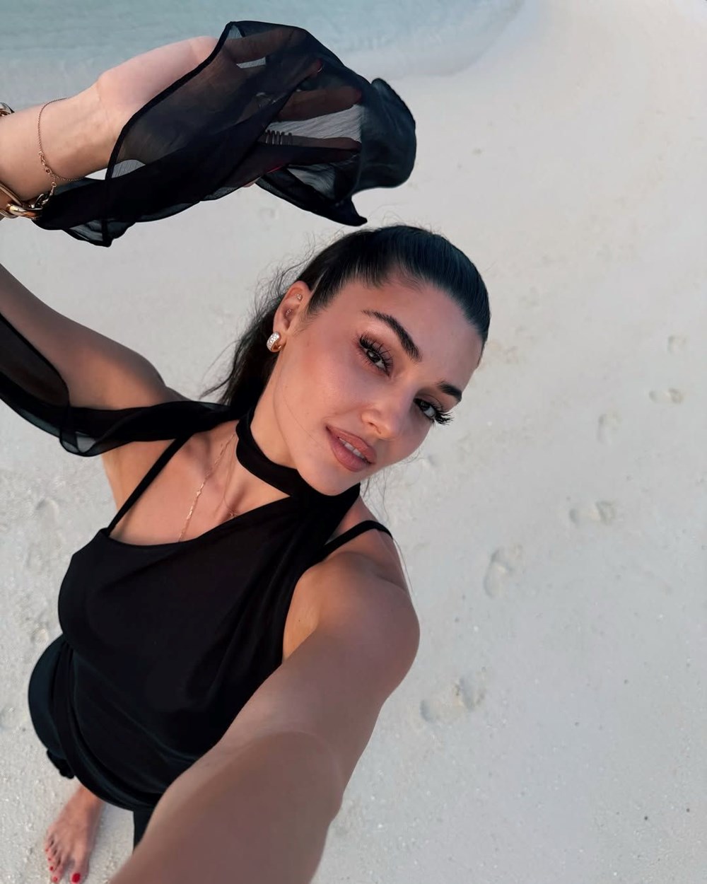 Hande Erçel paylaştı: Sevgilisi Hakan Sabancı ile yeni kare - 5