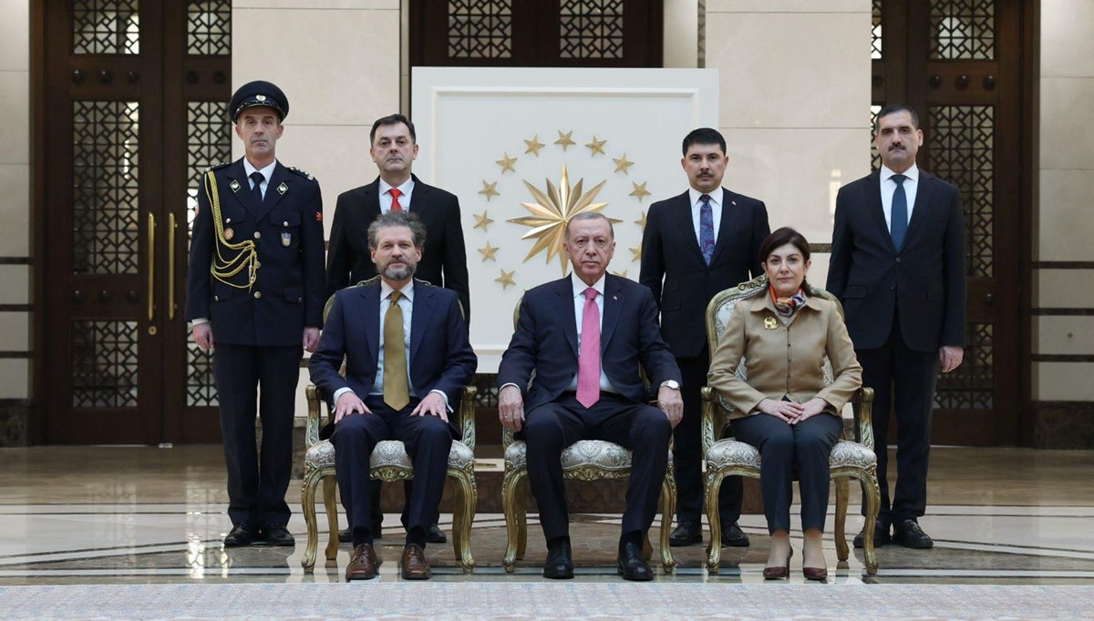 Büyükelçilerden Cumhurbaşkanı Erdoğan'a güven mektubu Büyükelçilerden Cumhurbaşkanı Erdoğan'a güven mektubu