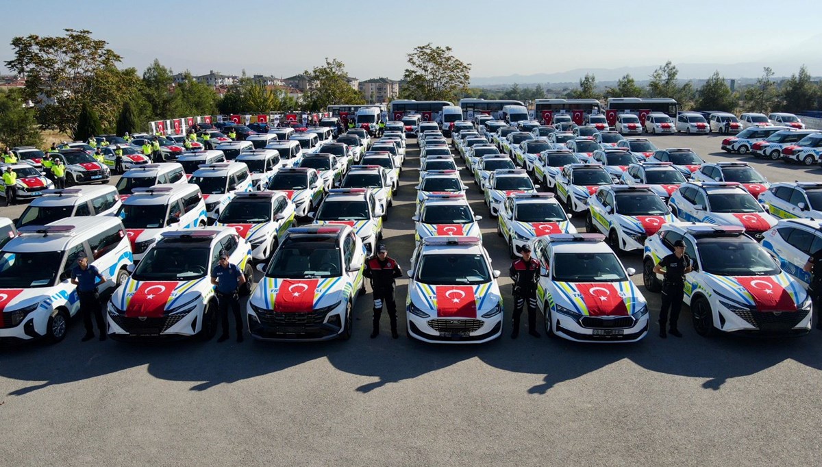 Denizli'de polis ve jandarmaya 141 yeni araç tahsis edildi Denizli'de polis ve jandarmaya 141 yeni araç tahsis edildi