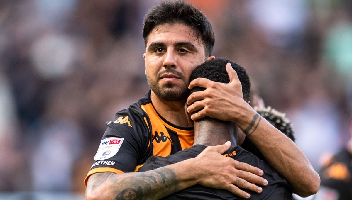 Hull City'ten 4 gollü galibiyet: Ozan Tufan'dan hat-trick! Hull City'ten 4 gollü galibiyet: Ozan Tufan'dan hat-trick!