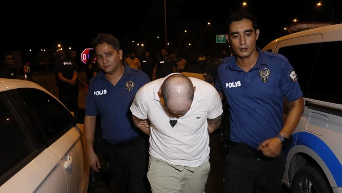 Adana’da 70 kilometrelik kovalamaca | 5 kişi gözaltına alındı Adana’da 70 kilometrelik kovalamaca | 5 kişi gözaltına alındı