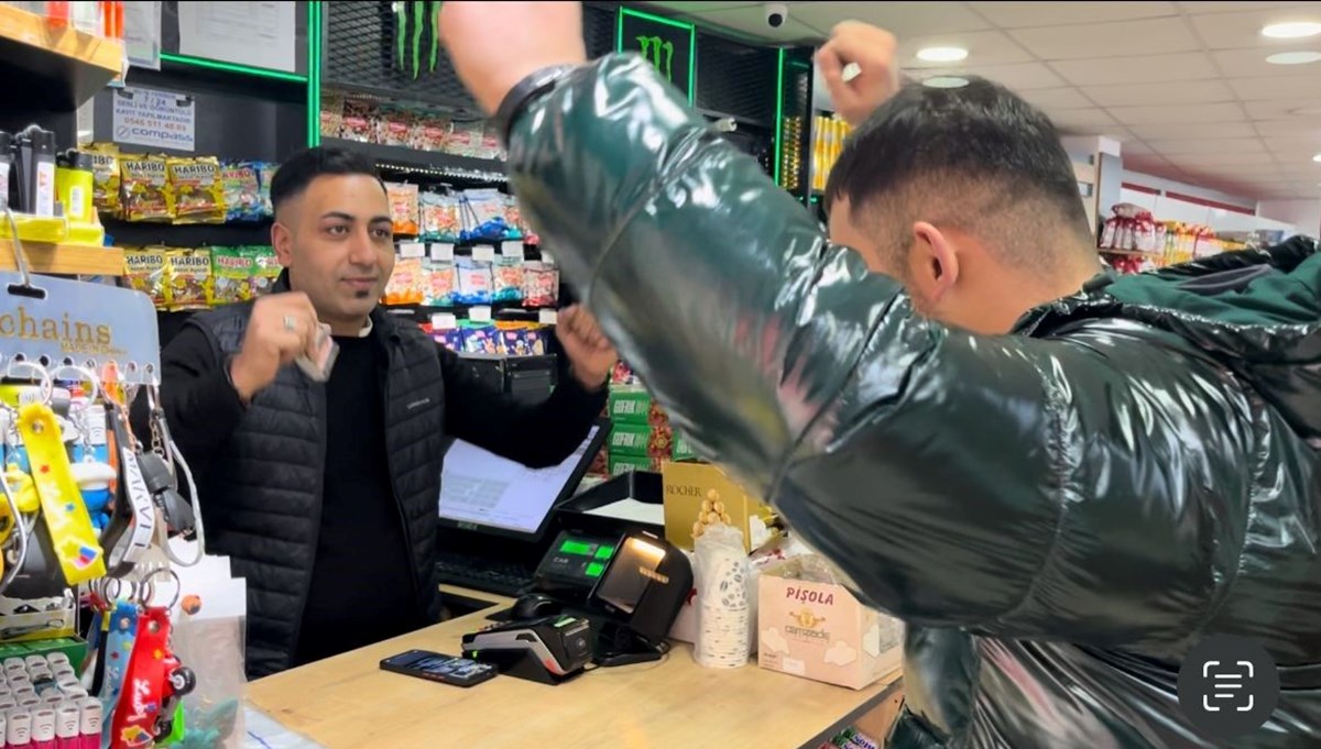 Bu markete gelen dans etmeden alışveriş yapamıyor