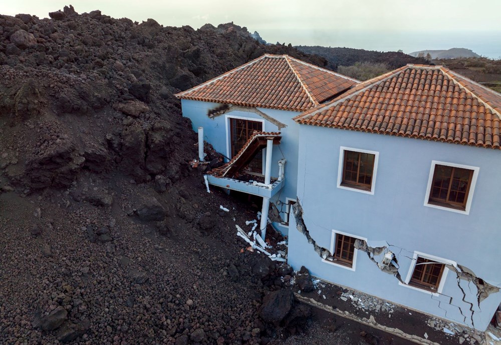 La Palma'daki kabus şiddetini artırdı: Saniyede bir metre hızla ilerleyen lavlar önüne geleni yutuyor - 2
