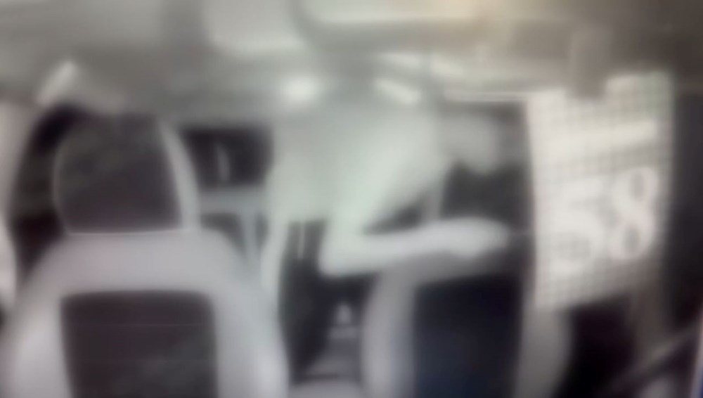 İstanbul'da takside dehşet anı: Taksiciyi ensesinden bıçakladı - 2