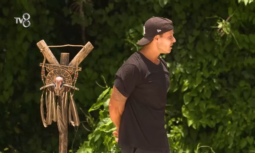Survivor Hikmet neden ayrıldı? Hikmet Tuğsuz Survivor 2025 yarışmasından çekildi! - 2
