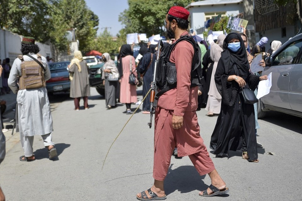 Taliban’dan kadınlara kriket yasağı - 1