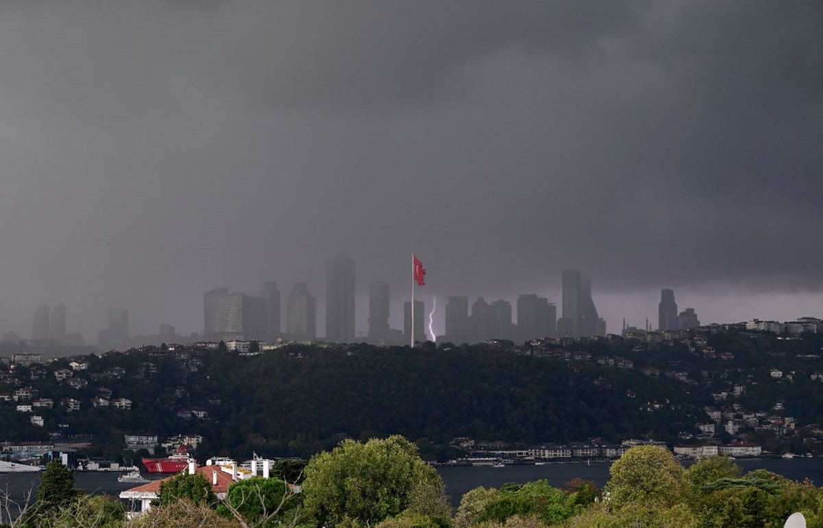 İstanbullular bu saatlere dikkat! Meteoroloji'den 7 il için sarı kodlu uyarı