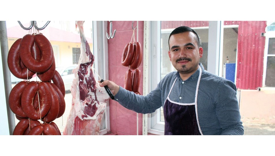 Üniversite mezunu kasap, muhtar oldu