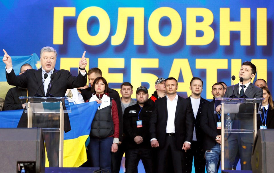 Ukrayna’da başkan adayları statta tartıştı - 2