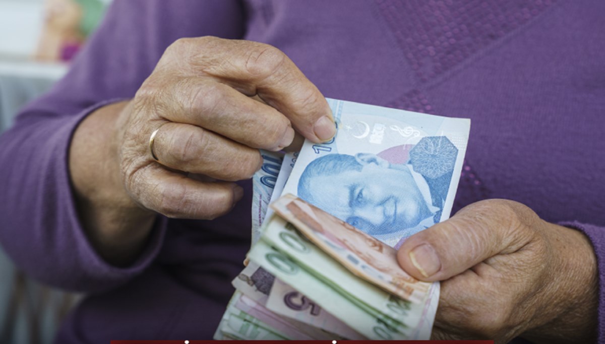 Emekli bayram ikramiyesi ne zaman yatacak? 3 bin lira ikramiyesi ödemesi ne zaman? İşte SSK Bağ-Kur ve Emekli Sandığı ödeme tarihinde son durum Emekli bayram ikramiyesi ne zaman yatacak? 3 bin lira ikramiyesi ödemesi ne zaman? İşte SSK Bağ-Kur ve Emekli Sandığı ödeme tarihinde son durum