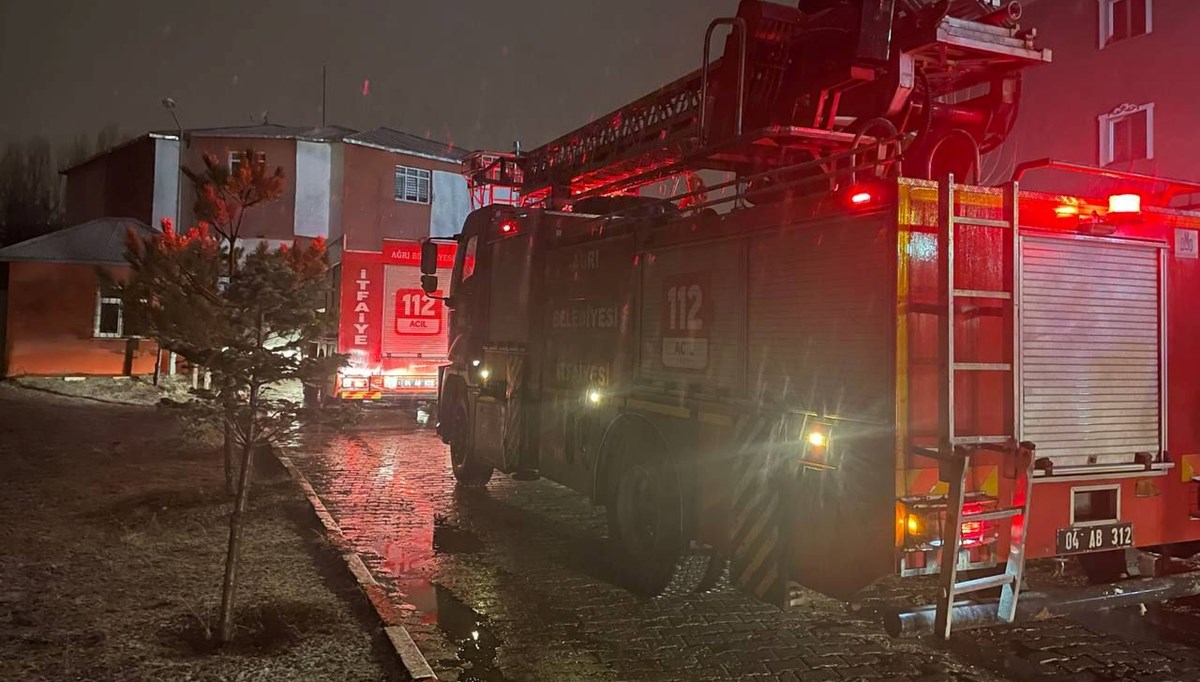 Ağrı'da kadın sığınma evinde yangın: 7 kişi dumandan etkilendi Ağrı'da kadın sığınma evinde yangın: 7 kişi dumandan etkilendi