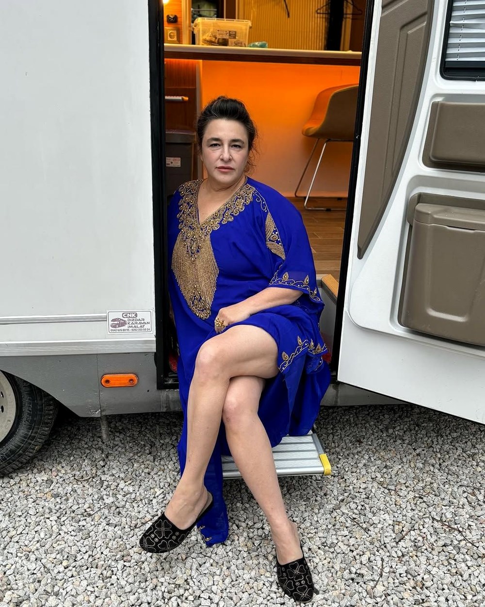 Demet Özdemir takipçilerini geçmişe götürdü (Ünlülerin çocukluk ve gençlik halleri) 116 ZDwgmefhyU eQb9yBrJ3Gg