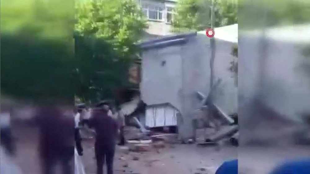 SON DAKİKA HABERİ | İstanbul Küçükçekmece'de bina çöktü: 1 kişi öldü, 2'si ağır 8 kişi yaralandı - 15
