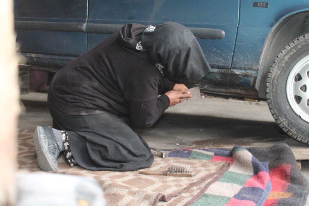 40 yıllık eşinin dağ gibi arkasında durdu: Sanayinin tek kadın çırağı - 5