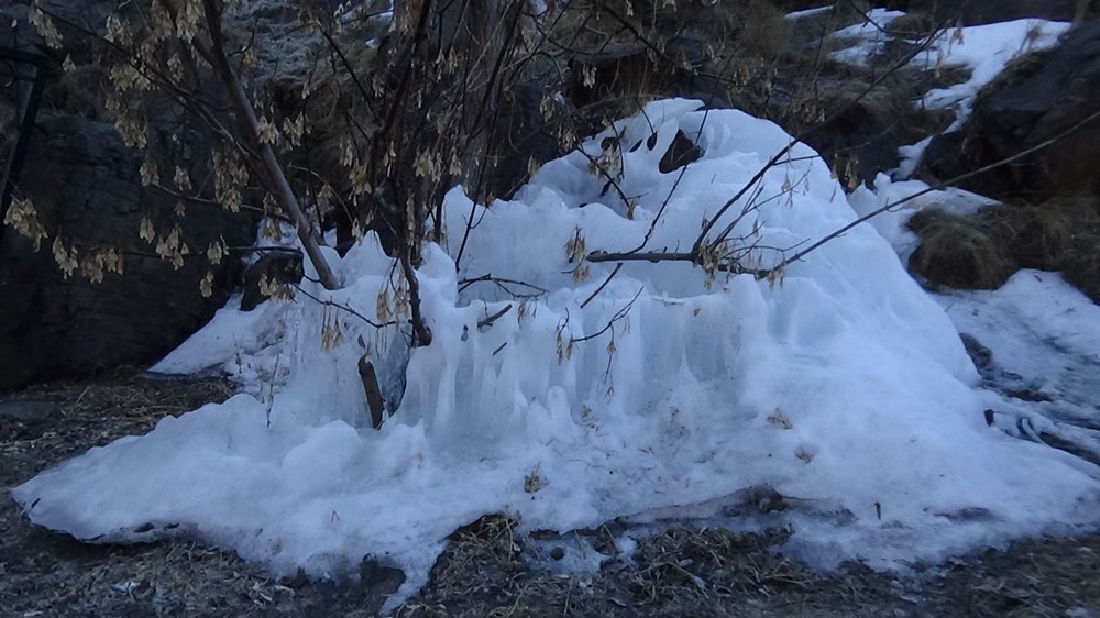 Arctic Grip: Province Braces for Plummeting Temperatures and Ice Alert! 74