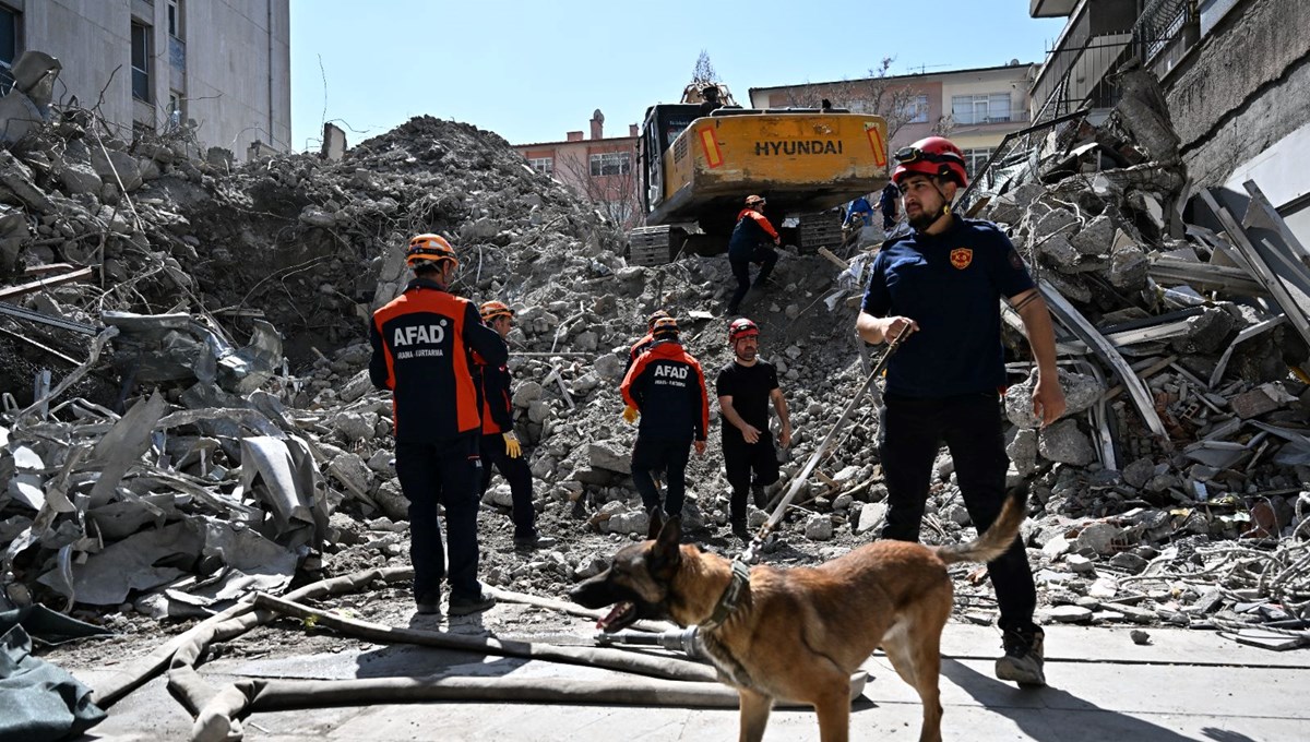 Ankara’da istinat duvarı çöktü: 18 yaşındaki işçi yaşamını yitirdi