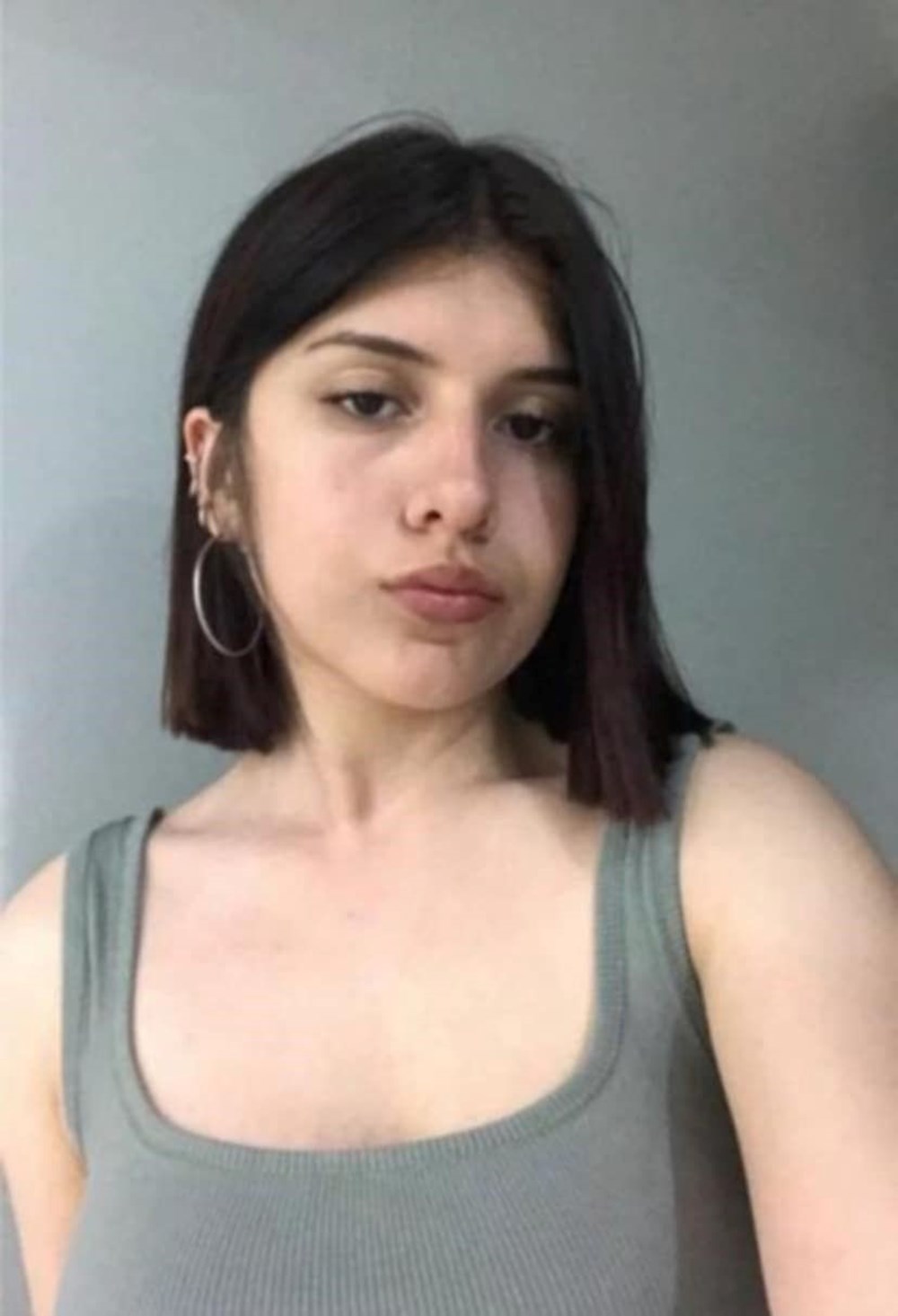 Genç kız evde başından silahla vurulmuş halde bulundu - 1