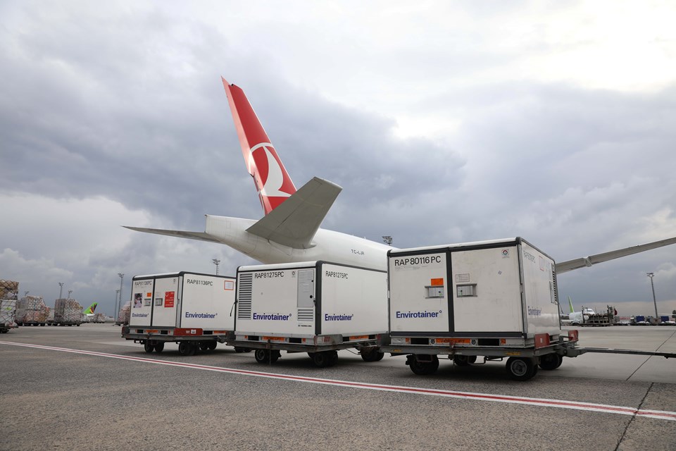 Turkish Cargo, 100 milyon doz Covid-19 aşısını dünyaya taşıdı - 1