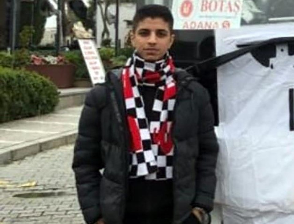 Barışmak için buluştuğu arkadaşını hastanelik etti - 1