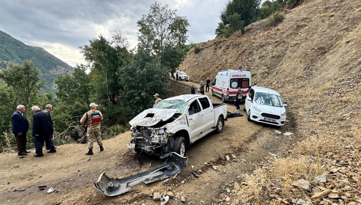 Önce şehitten sonra ailesinden acı haber: Cenaze için yola çıkan yakınları şarampole yuvarlandı Önce şehitten sonra ailesinden acı haber: Cenaze için yola çıkan yakınları şarampole yuvarlandı