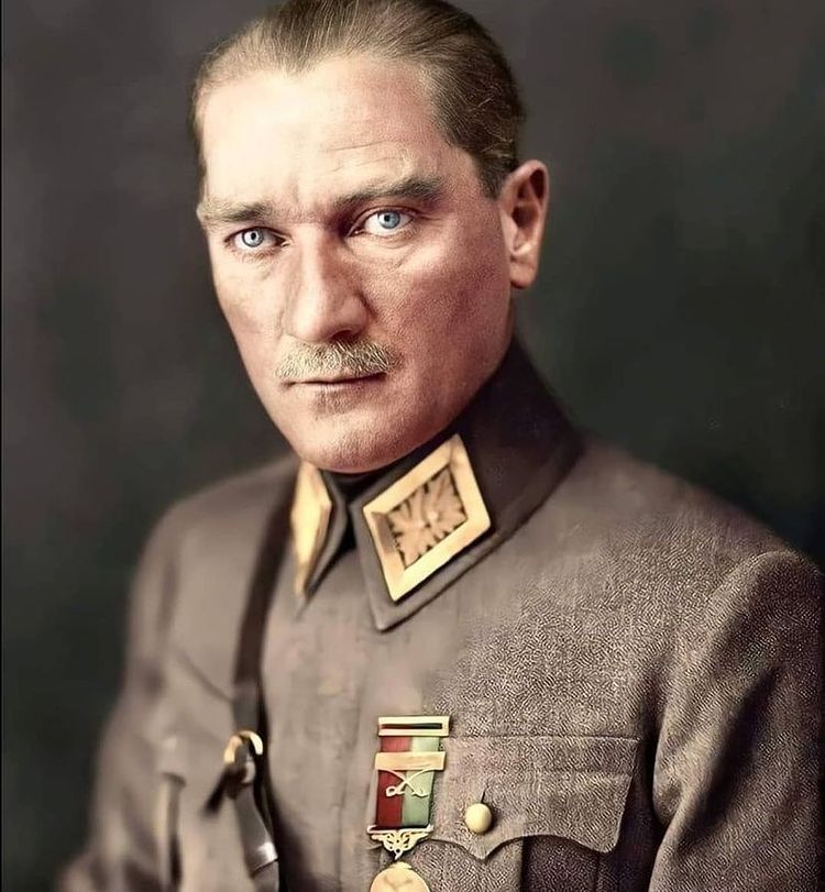 Ünlülerden 30 Ağustos Zafer Bayramı mesajları - 13