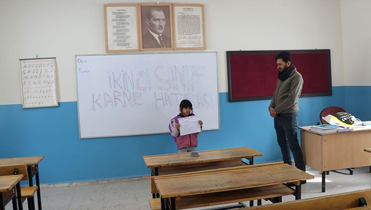 2 derslik 1 öğrenci: Hasret'in karne sevinci