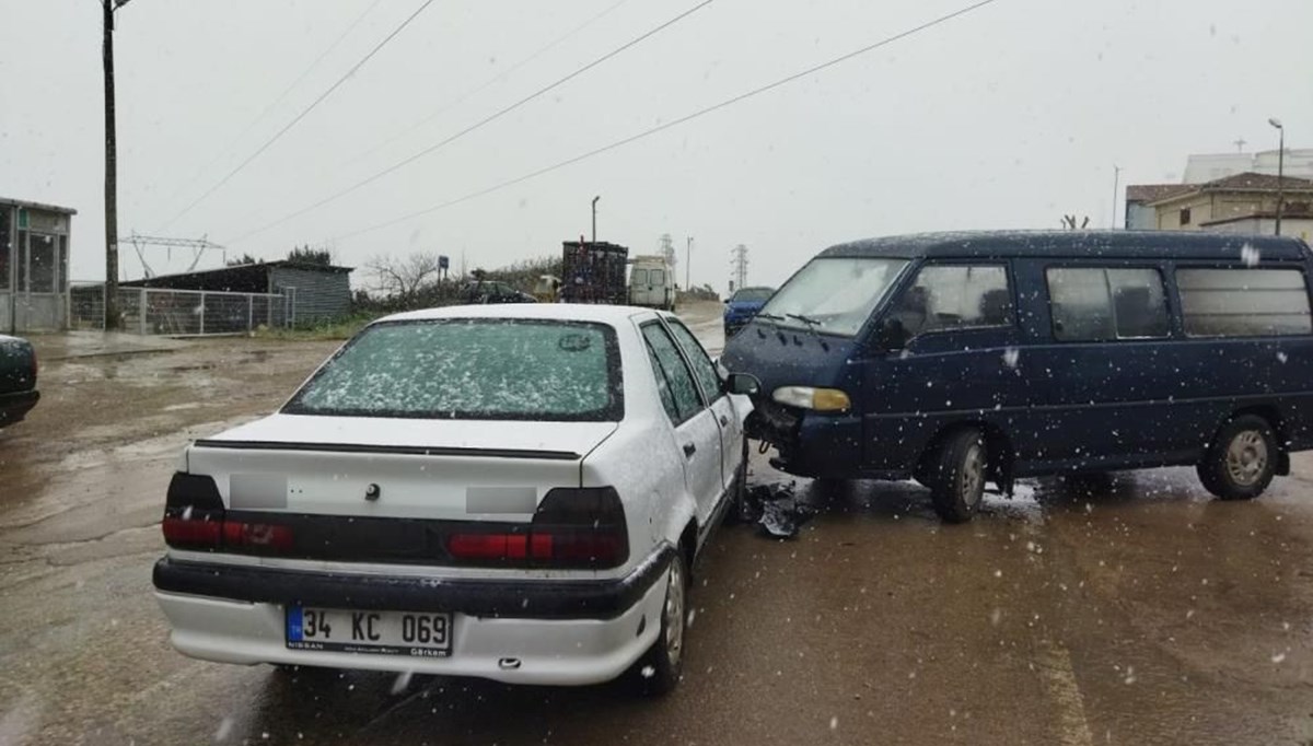 Sinop'ta otomobil ile panelvan çarpıştı: İki çocuk yaralandı Sinop'ta otomobil ile panelvan çarpıştı: İki çocuk yaralandı