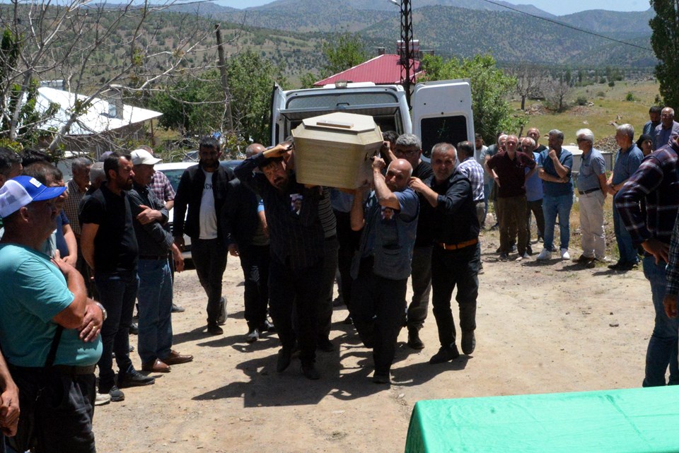 Fransa’da baltayla katledilmişti: Evlada son bakış - 2