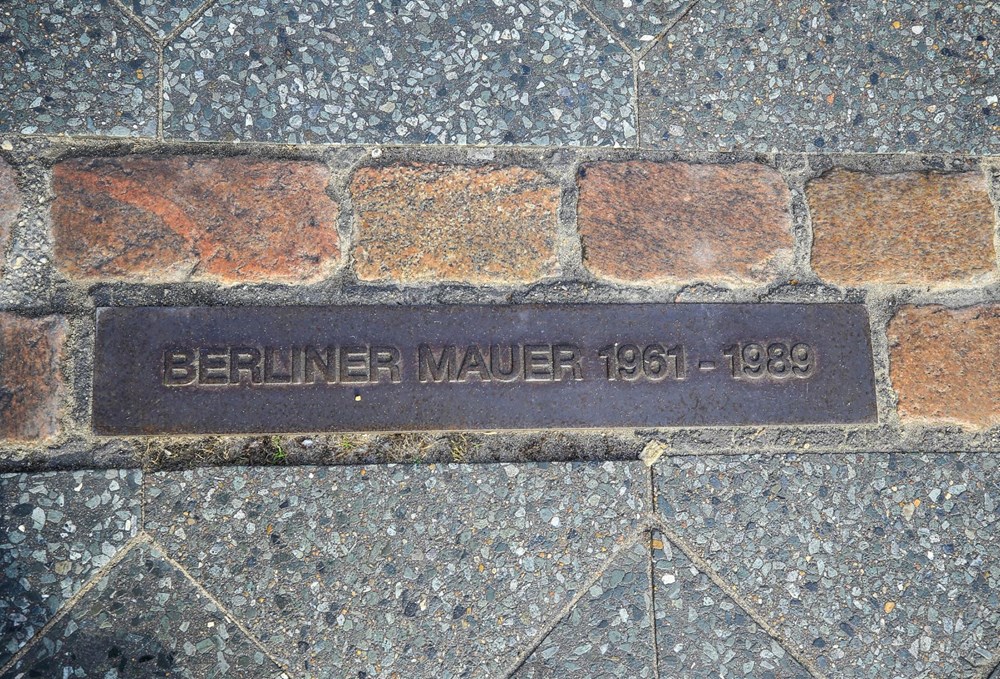 �Utanç duvarı� olarak anılan Berlin Duvarı 29 yıl önce yıkıldı Son