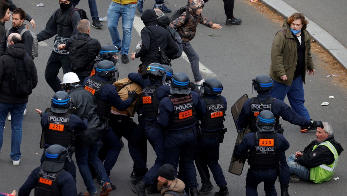 Fransa'da tartışmalı emeklilik reformu: Kritik karar bugün açıklanıyor Fransa'da tartışmalı emeklilik reformu: Kritik karar bugün açıklanıyor