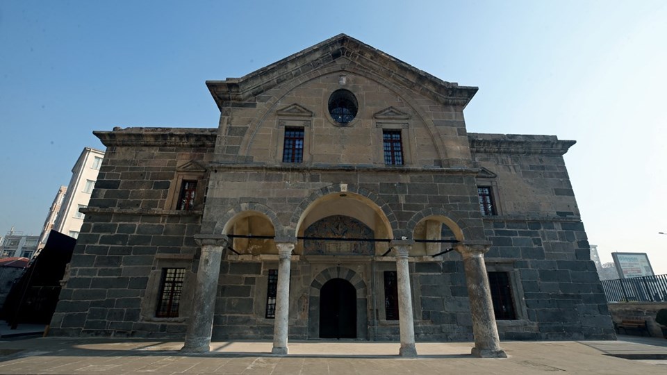 Kayseri'de kiliseden dönüştürülen kütüphane hizmet vermeye başladı - 2