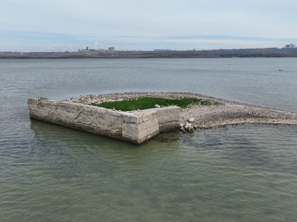 Büyükçekmece Baraj Gölü çekildi: Balıkların olduğu yerde koyunlar otluyor - 9