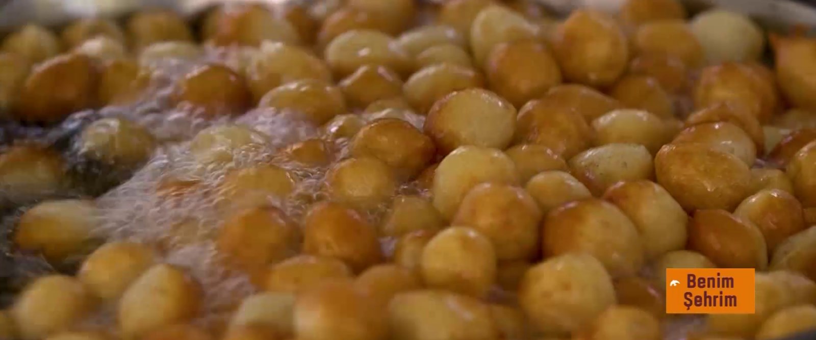 “Esas kız, esas oğlan&hellip; Türk filmlerinin mutlu sonu, aslında bir