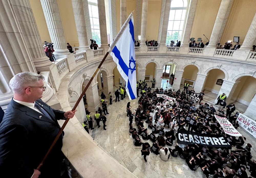 ABD Kongresi'nde oturma eylemi: Yüzlerce Yahudi, Gazze için "barış" istedi - 5