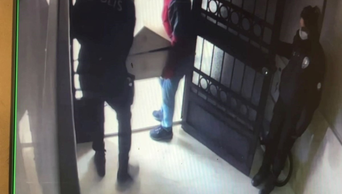 Eşini plastik kelepçeyle boğarak öldürdü