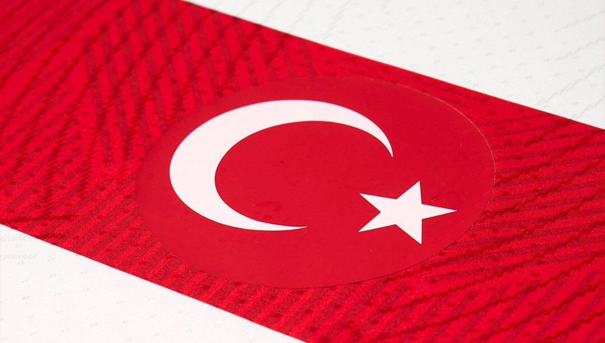 Türkiye A Milli Futbol Takımı'nın yeni formaları tanıtıldı