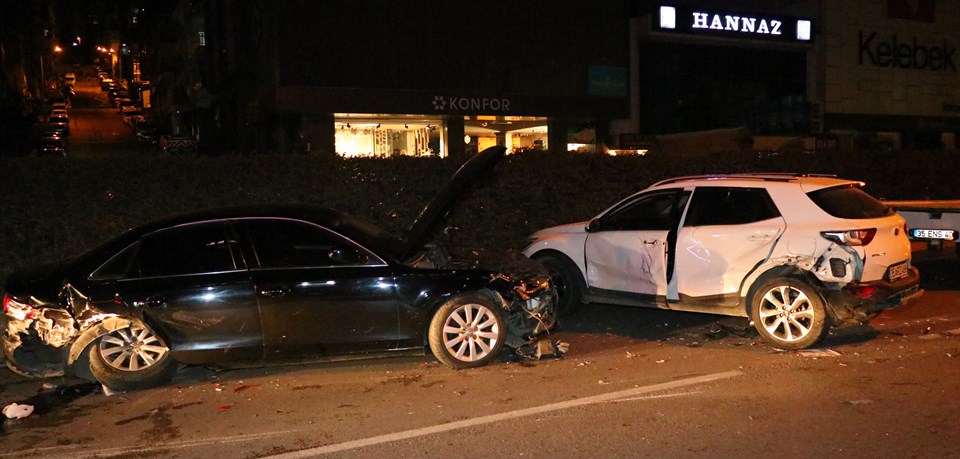 İzmir'de cadde savaş alanına döndü | Kaza raporu tutanlara araçlar daldı: 2 ölü, 7 yaralı - 1