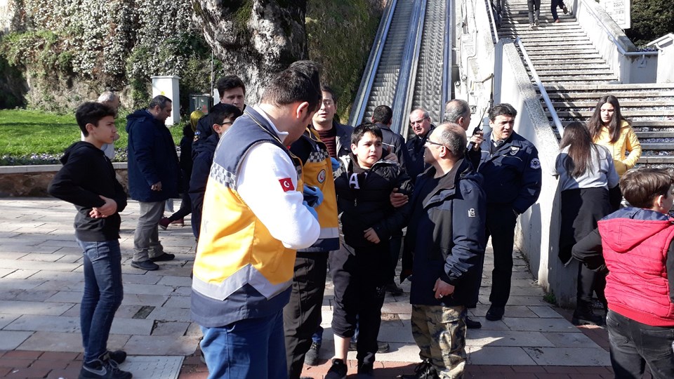 Bursa'da yürüyen merdiven kazası: 8 yaralı - 1