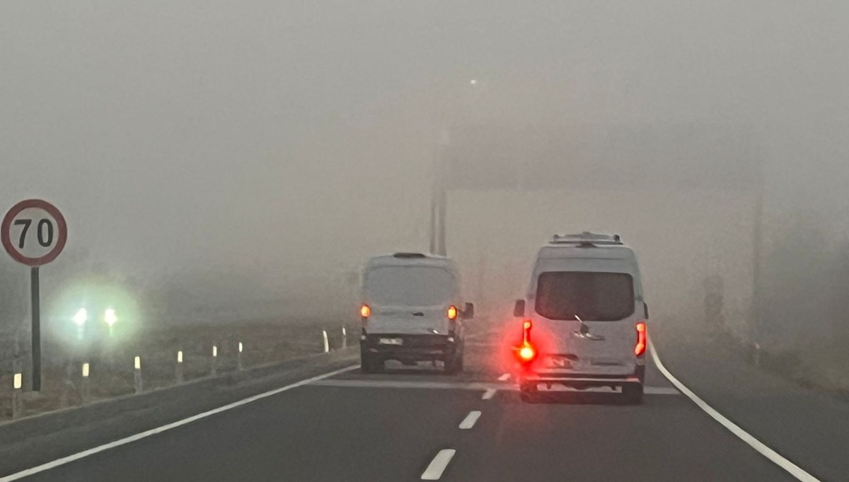 Kütahya'da sis trafiği olumsuz etkiledi Kütahya'da sis trafiği olumsuz etkiledi