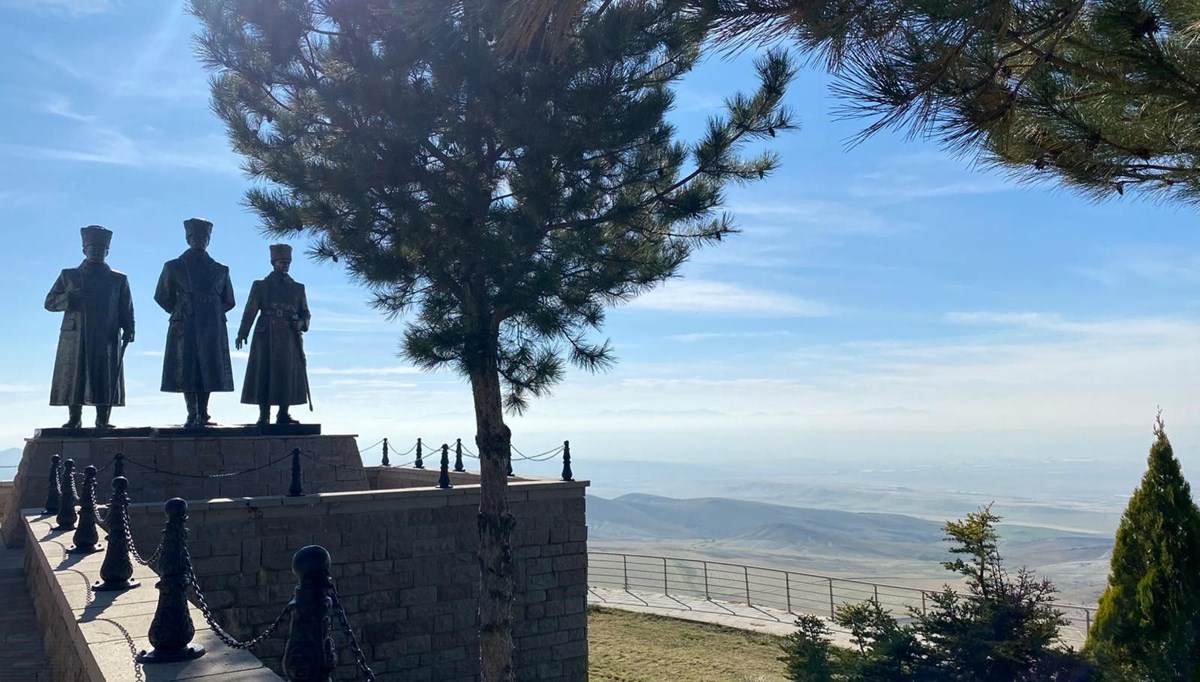 Duatepe Anıtı'nda görsel şölen