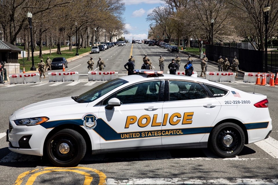 ABD Kongresi önünde polise saldırı - 1