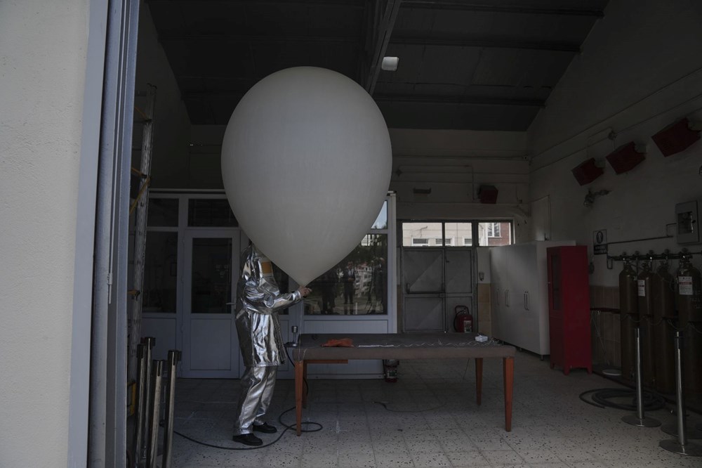 Görünmeyen Kahramanlar: Türkiye Semalarında Gece Gündüz Uçaklara Yol Gösteren Gizemli Sinyaller 74