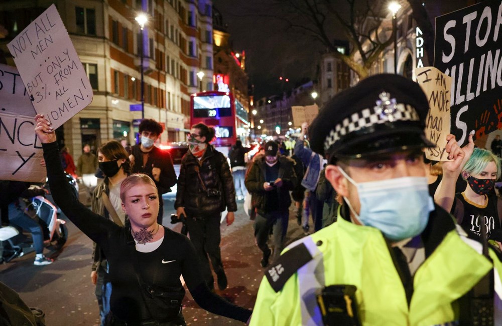 İngiltere'de polise öfke dinmiyor - 5